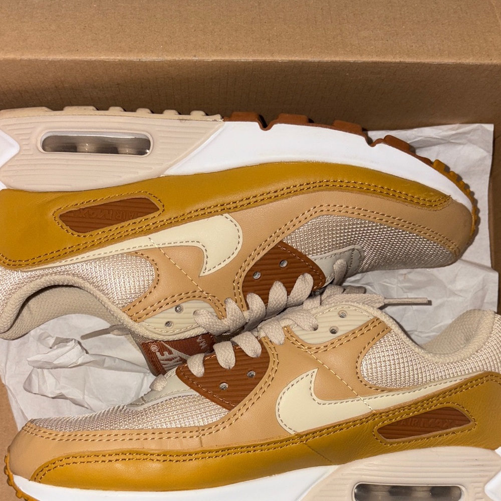 Nike Air Max 90 womans  - Beige and Brown